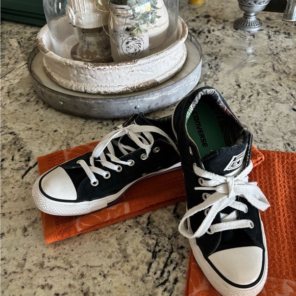 Converse Black and White Low-Top Sneakers - Picture 1 of 4